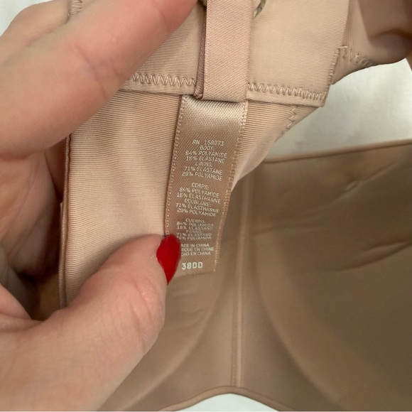 SKIMS Fits Everybody Strapless Bra Nude 38DD NWT - Picture 4 of 5